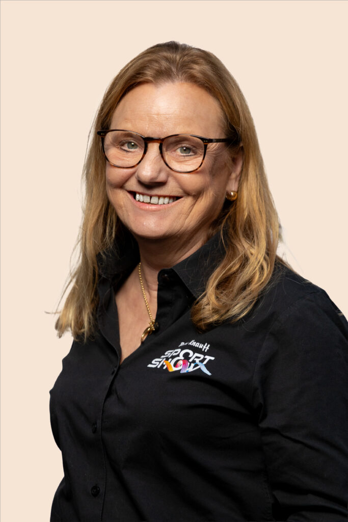 mp 2026 03 17 19 27 40 hintergrund beige